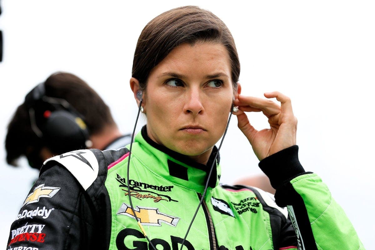 Danica Patrick minimiza desafios no GP do Canadá de F1 e surpreende Brundle ao vivo